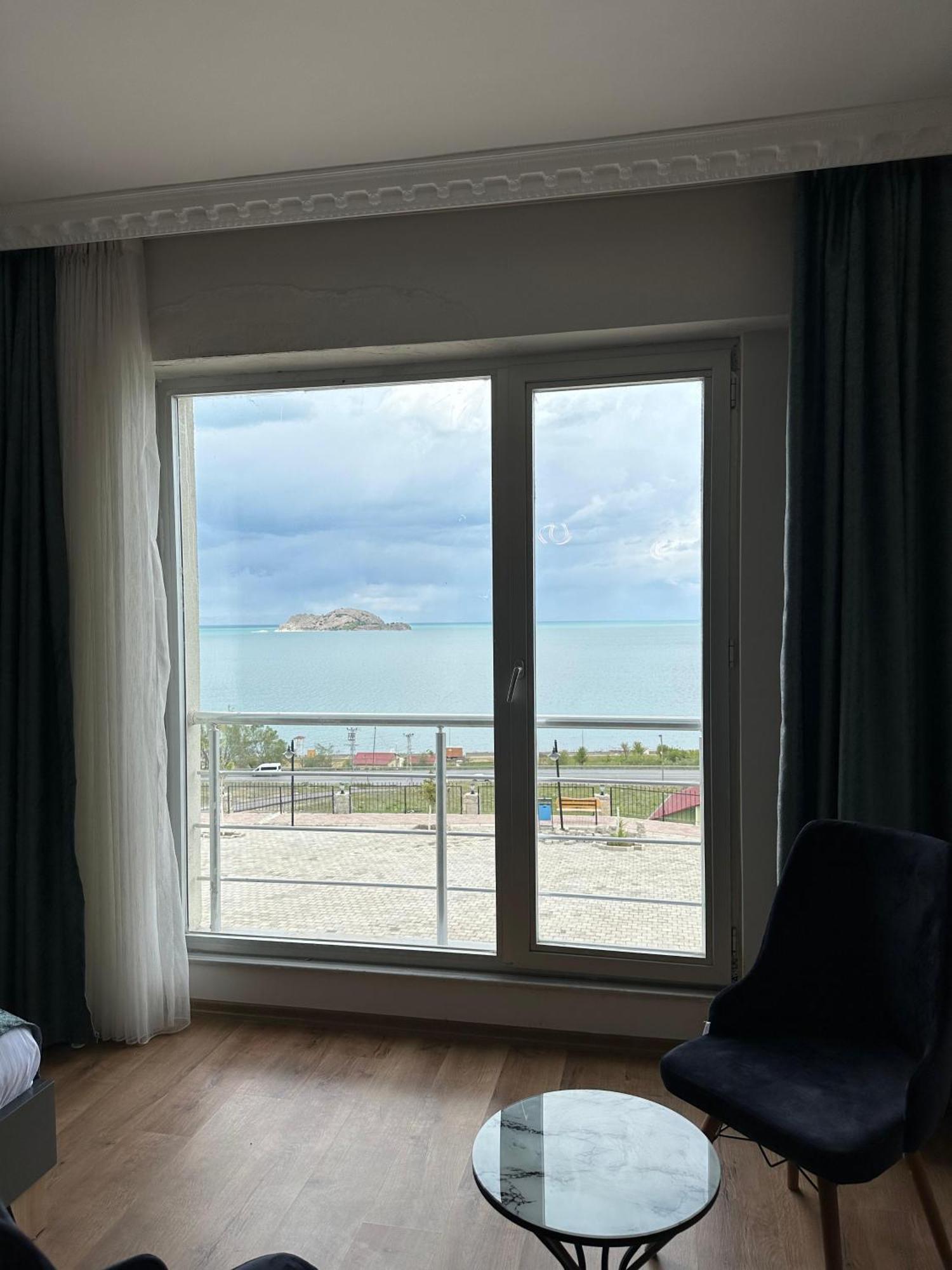 Orient Hotel Van Bagian luar foto