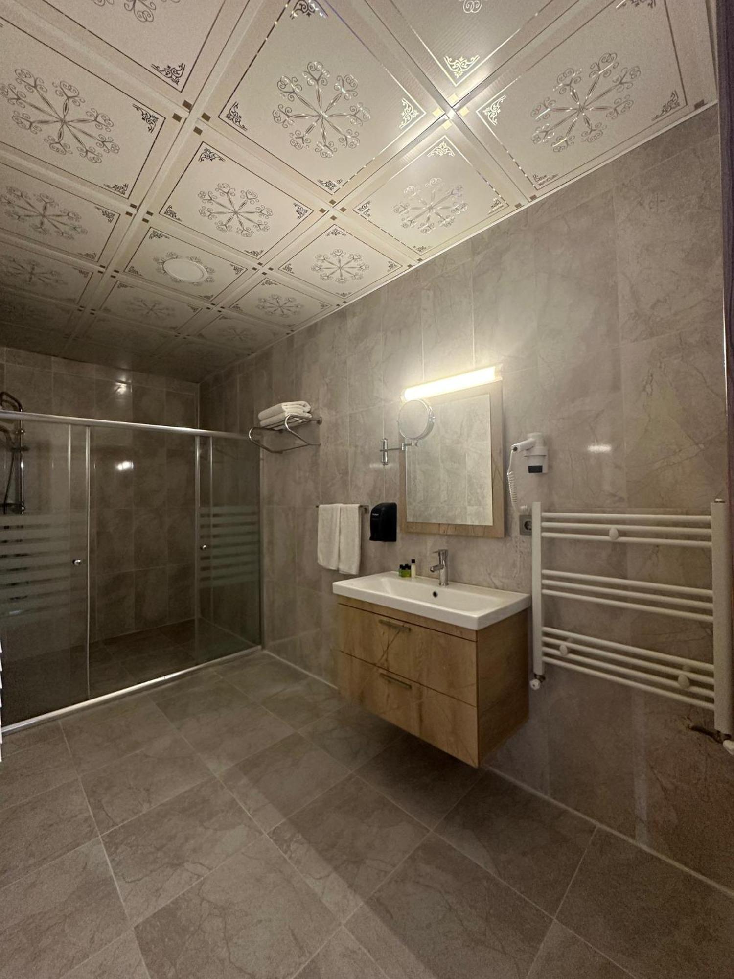 Orient Hotel Van Bagian luar foto